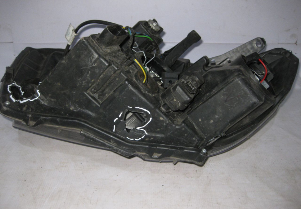 Фара правая Lada Vesta oem 8450006952 (слом. 2 крепления) (скл-3) Фара правая Lada Vesta oem 8450006952 (слом. 2 крепления) (скл-3)