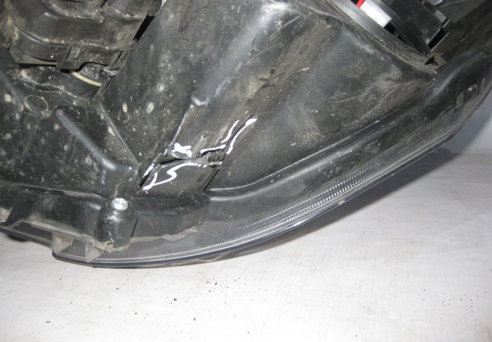 Фара правая Lada Vesta oem 8450006952 (слом. 2 крепления) (скл-3) Фара правая Lada Vesta oem 8450006952 (слом. 2 крепления) (скл-3)