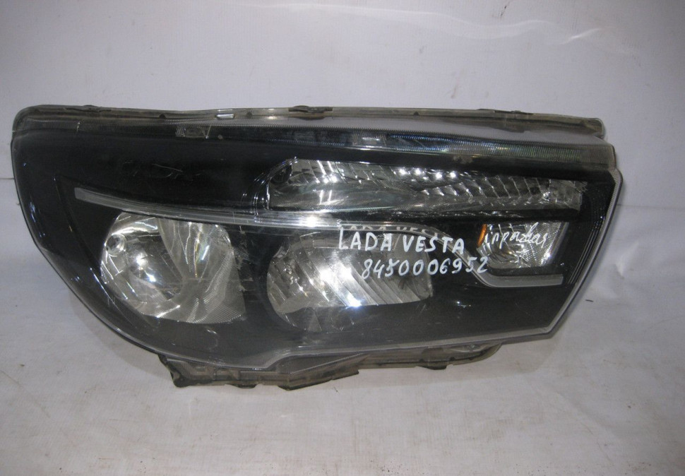 Фара правая Lada Vesta oem 8450006952 (слом. 2 крепления) (скл-3)