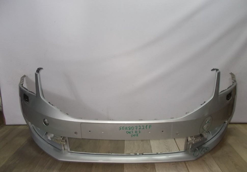 Бампер передний бу Skoda Octavia A7 рестайлинг OEM 5EU807221F (В)