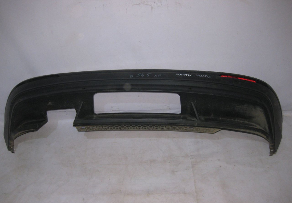 Бампер задний ниж часть Volkswagen Tiguan 2 oem 5na807521 (cкл-3)