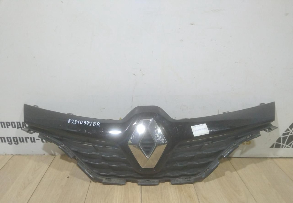 Решетка радиатора бу Renault Kaptur OEM 623109428R