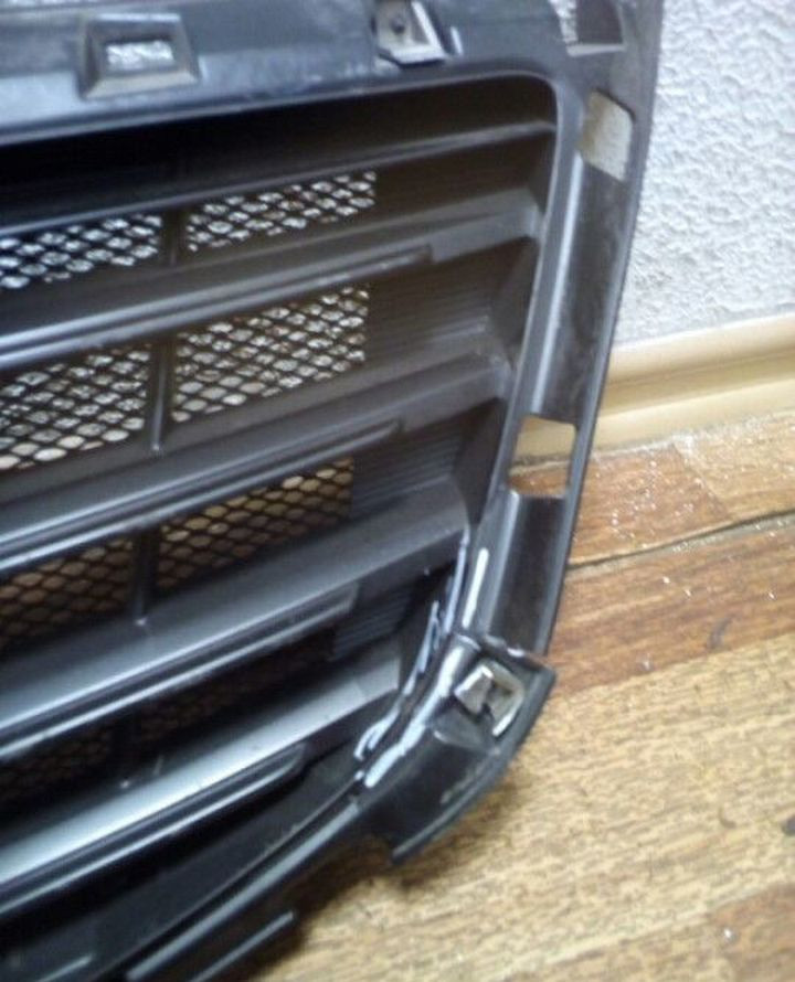 Решетка радиатора без хрома Kia Sportage 3 Oem 863523W000 (трещ) Решетка радиатора без хрома Kia Sportage 3 Oem 863523W000 (трещ)