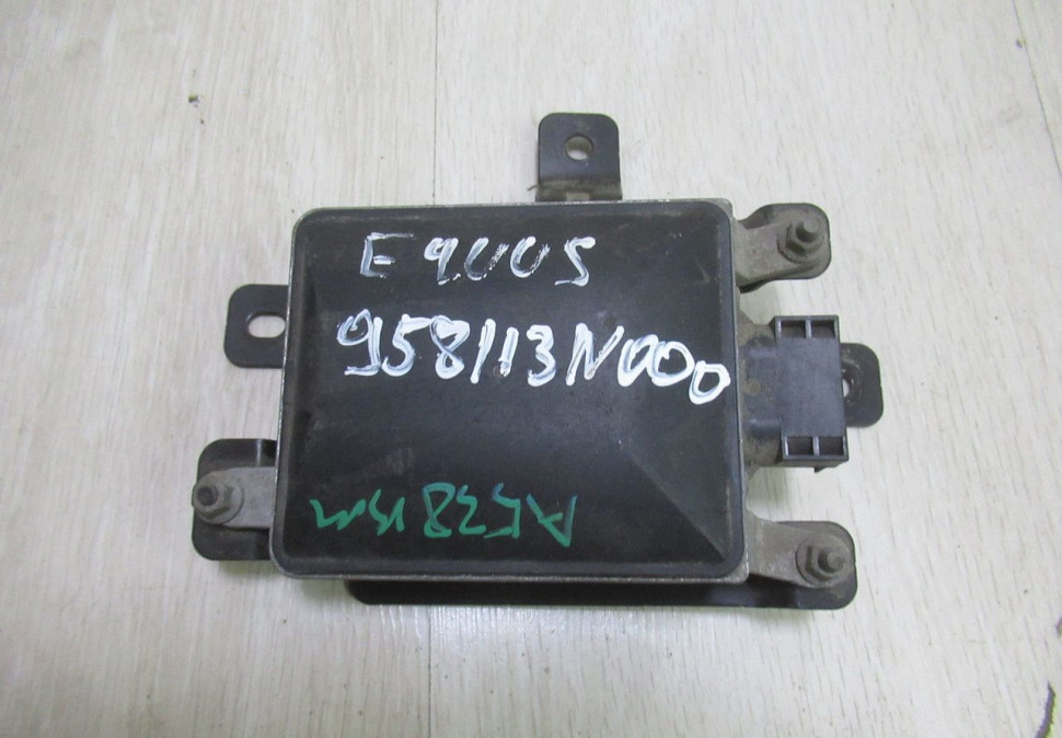 Блок управления слепых зон левый Hyundai Equus 2 oem 958113n000