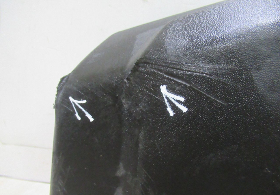 Накладка переднего бампера Hyundai Grand Santa Fe 3 (12>) oem 86585B8000 (потертости) Накладка переднего бампера Hyundai Grand Santa Fe 3 (12>) oem 86585B8000 (потертости)