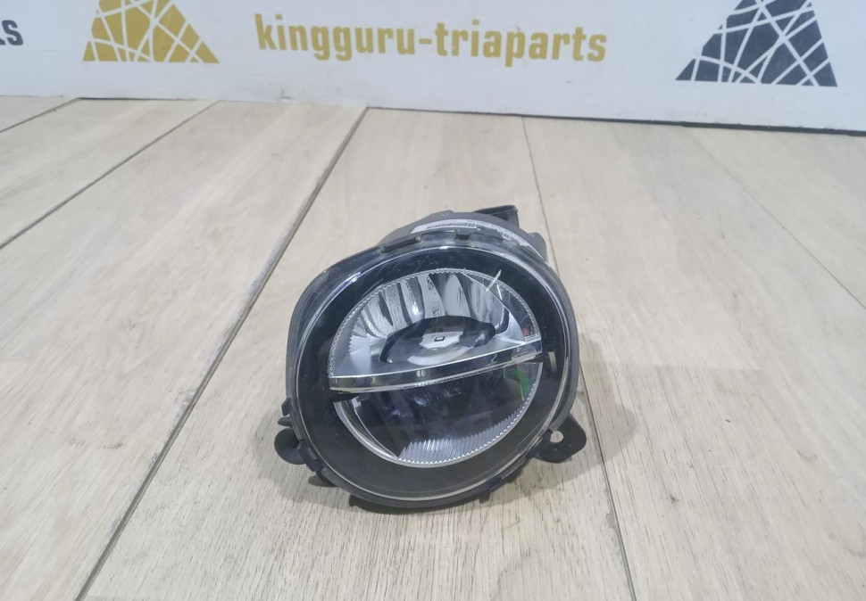 Фара ЛЭД LED противотуманная правая бу BMW 3 F30 OEM 63177315560
