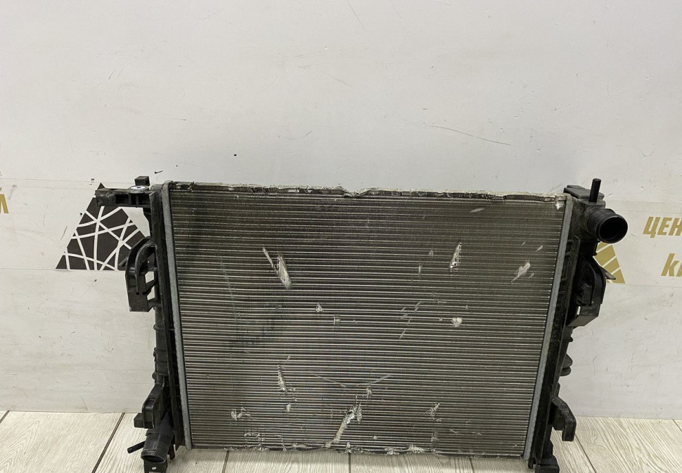 Радиатор охлаждения Renault Logan 2 OEM 214106179R