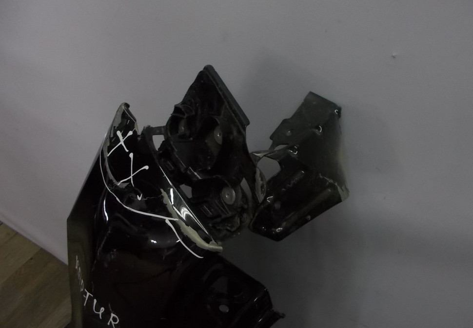 Крыло переднее правое бу Renault Kaptur OEM 631005737R