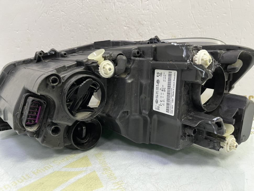 Фара правая Volkswagen Polo 5 рестайлинг 2015 OEM 6C1941006B