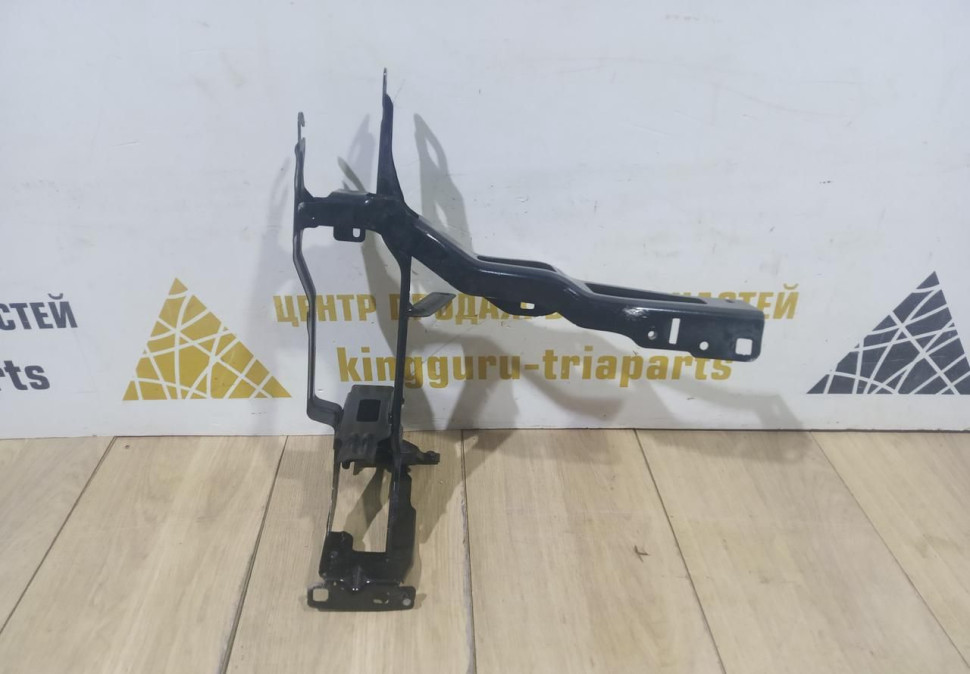 Кронштейн под фару левый BMW X3 G01 OEM 51647400113