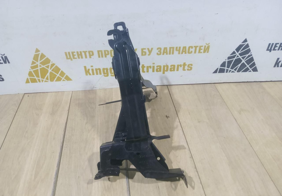 Кронштейн под фару левый BMW X3 G01 OEM 51647400113