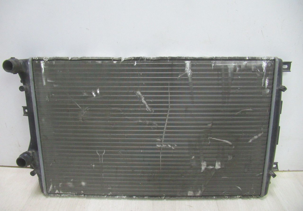 Радиатор охлаждения Volkswagen Jetta 6 OEM 1k0121253aa Радиатор охлаждения Volkswagen Jetta 6 OEM 1k0121253aa