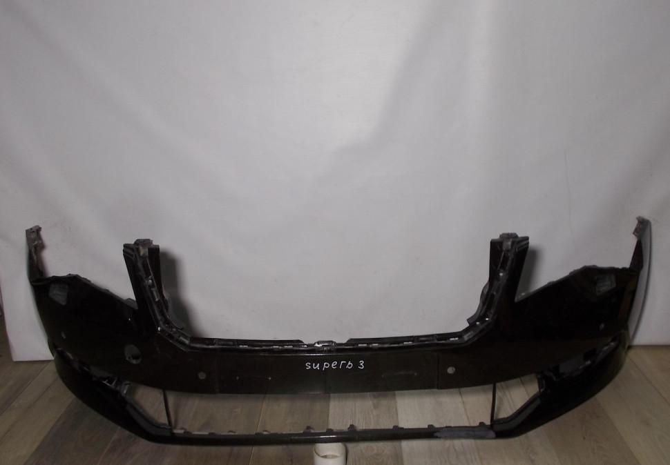 Бампер передний бу Skoda Superb 3 OEM 3V0807221