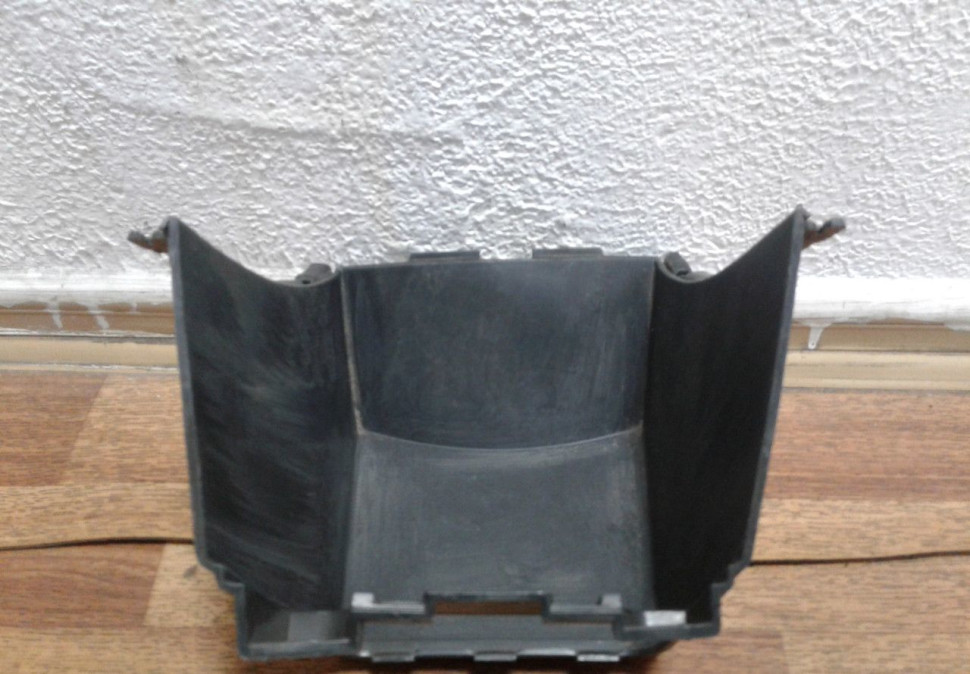 Панель напольной консоли салона Hyundai Solaris (11-17) oem 846121r000