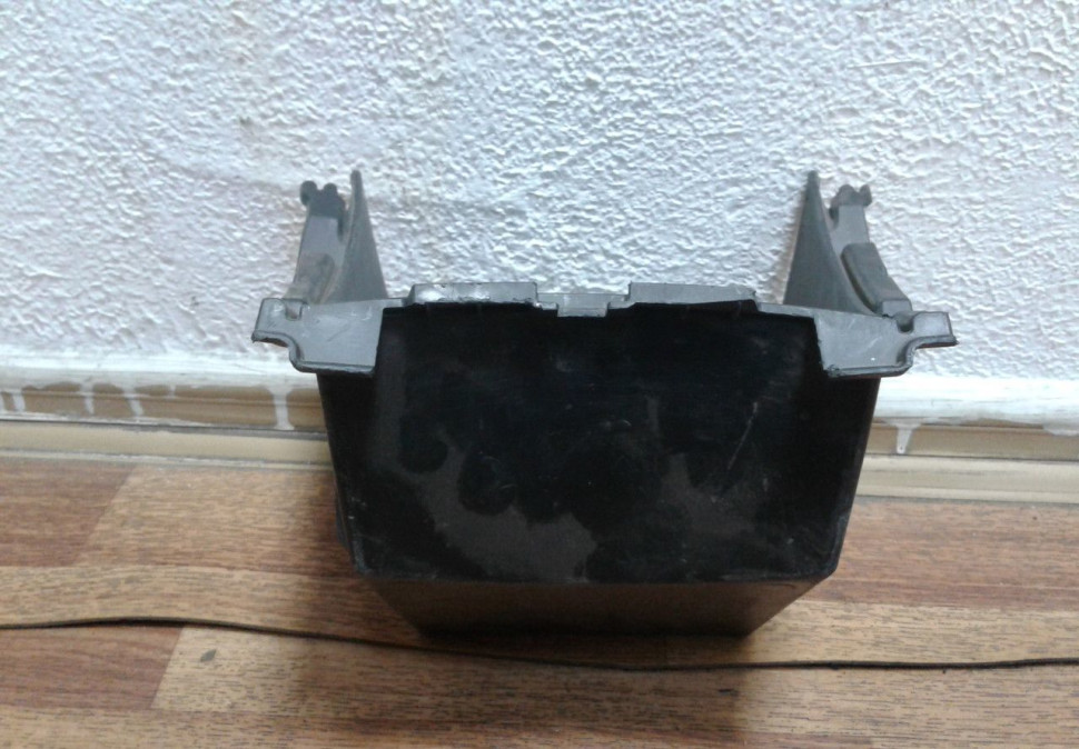 Панель напольной консоли салона Hyundai Solaris (11-17) oem 846121r000