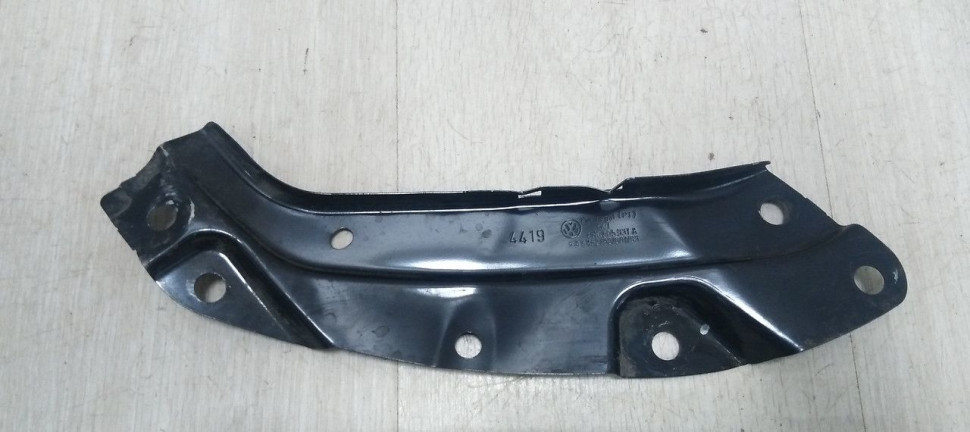 Суппорт фары левый верхний Volkswagen Polo 5 (09-20) oem 6R0805931A