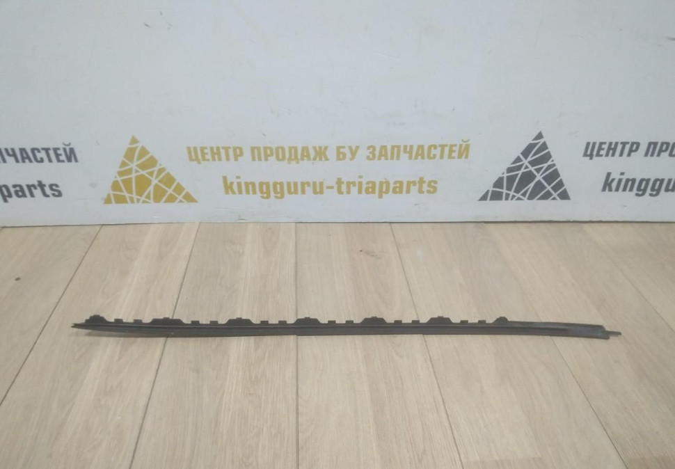 Молдинг лобового стекла правый бу BMW X5 F15 OEM 51317462206 Молдинг лобового стекла правый бу BMW X5 F15 OEM 51317462206