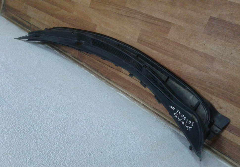 Накладка Жабо Hyundai Solaris 1 oem 861504l100 (слом. мал. часть) Накладка Жабо Hyundai Solaris 1 oem 861504l100 (слом. мал. часть)