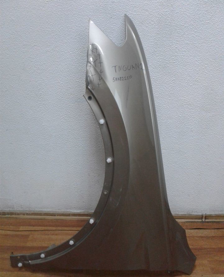 Крыло переднее левое Volkswagen Tiguan 2 oem 5na821105 (вмятина) (скл-3)