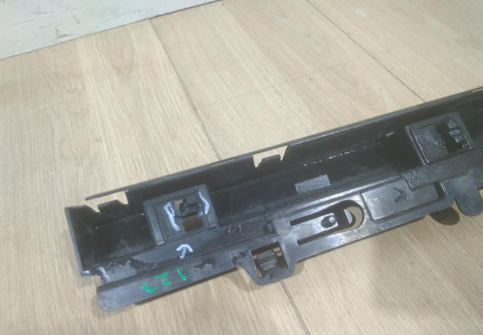 Кронштейн порога левый передний бу BMW 3 F30 OEM 51777256915