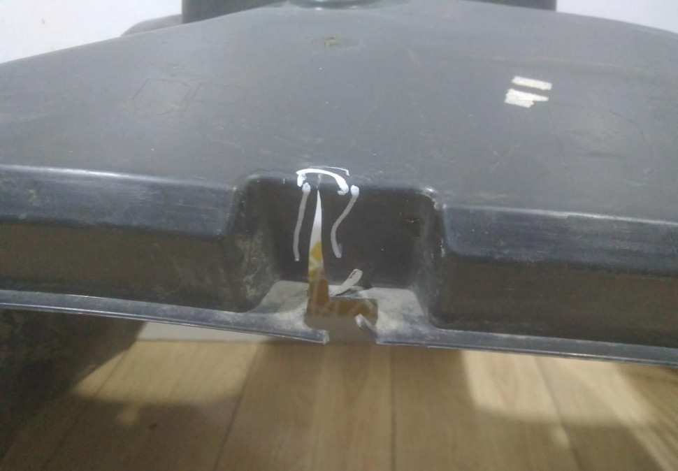 Подкрылок передний правый бу Renault Duster OEM 638406194R