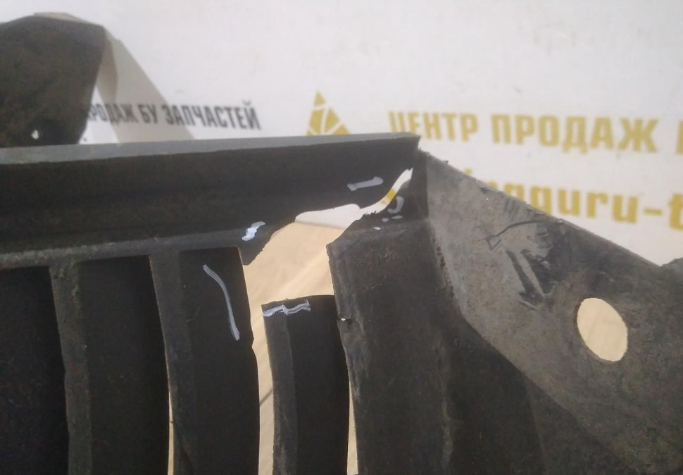 Подкрылок передний правый бу Renault Duster OEM 638406194R