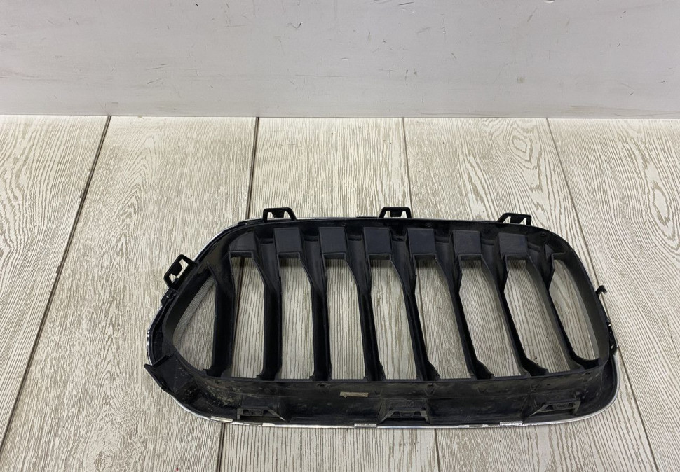 Решетка радиатора левая BMW X2 F39 OEM 51137424777