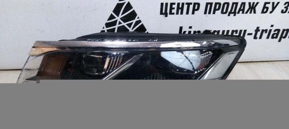Фара левая LED Volkswagen Touareg 3 oem 761941035A