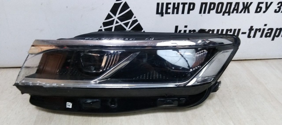 Фара левая LED Volkswagen Touareg 3 oem 761941035A