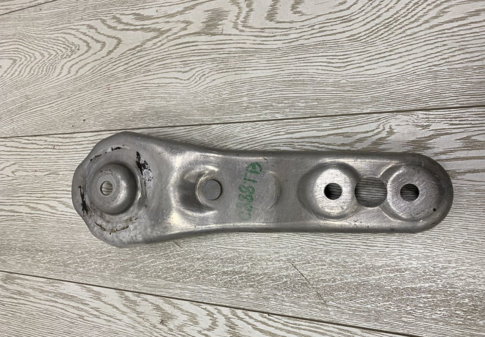 Реактивная тяга BMW X5 G05 OEM 33306878763