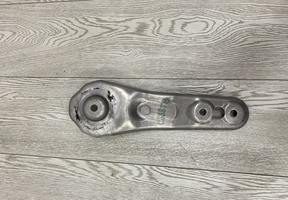 Реактивная тяга BMW X5 G05 OEM 33306878763