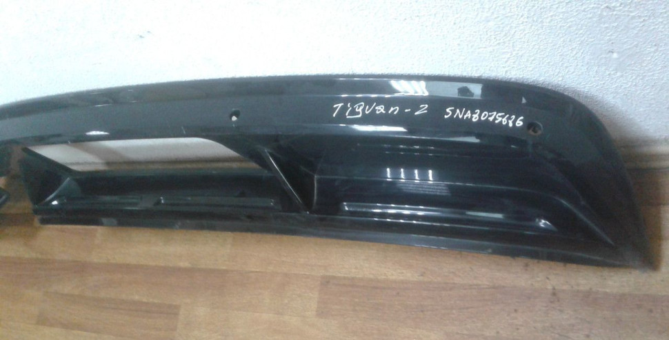 Спойлер заднего бампера Volkswagen Tiguan 2 oem 5na807568 Спойлер заднего бампера Volkswagen Tiguan 2 oem 5na807568