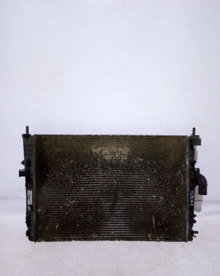 Радиатор охлаждения Renault Logan 1 oem 214107888r (скл-3)