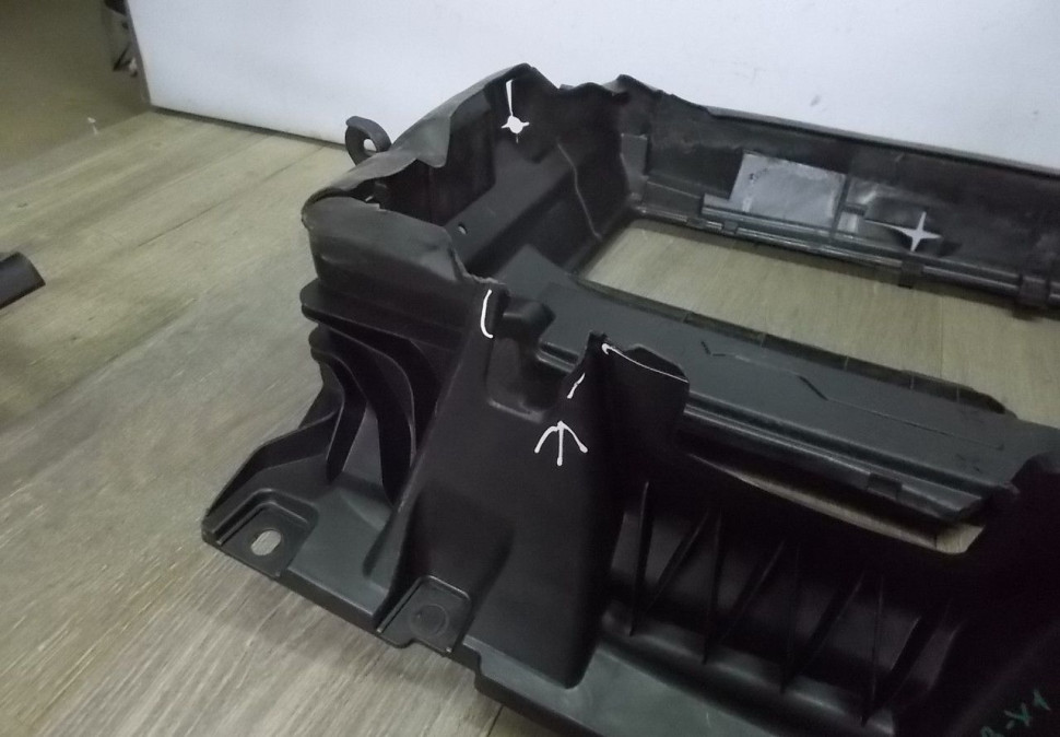 Воздуховод радиатора BMW X1 F48 OEM 51748068903