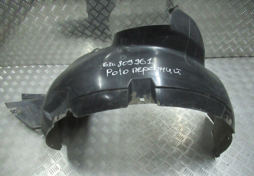 Подкрылок передний левый Volkswagen Polo oem 6ru809961