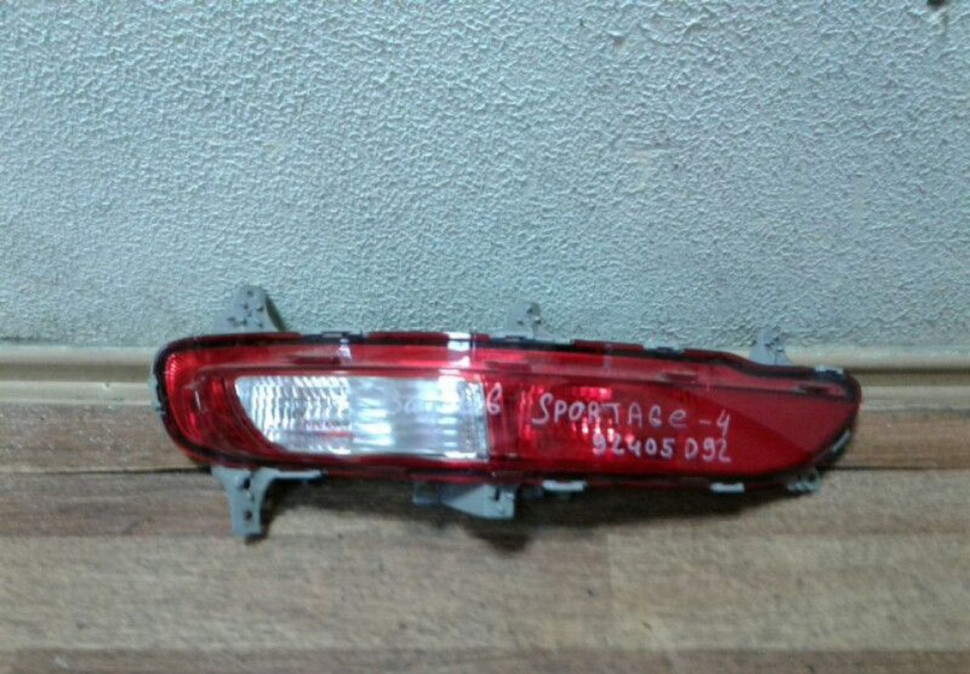 ПТФ задний левый Kia Sportage 4 Oem 92405D9200