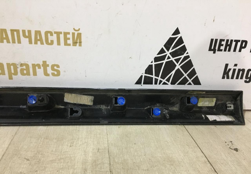 Молдинг двери передний левый BMW X3 G01 M-Pack OEM 51138064795 Молдинг двери передний левый BMW X3 G01 M-Pack OEM 51138064795