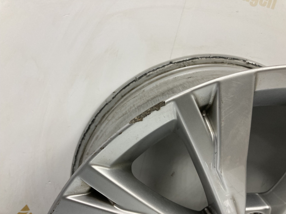Диск литой R17 Volkswagen Tiguan 2 2016 OEM 5NA601025 Диск литой R17 Volkswagen Tiguan 2 2016 OEM 5NA601025