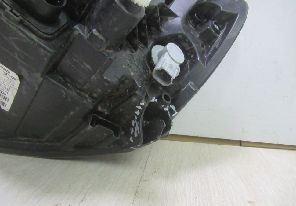 Фара правая Lada Kalina 2 oem 433775010 (скл-3) Фара правая Lada Kalina 2 oem 433775010 (скл-3)