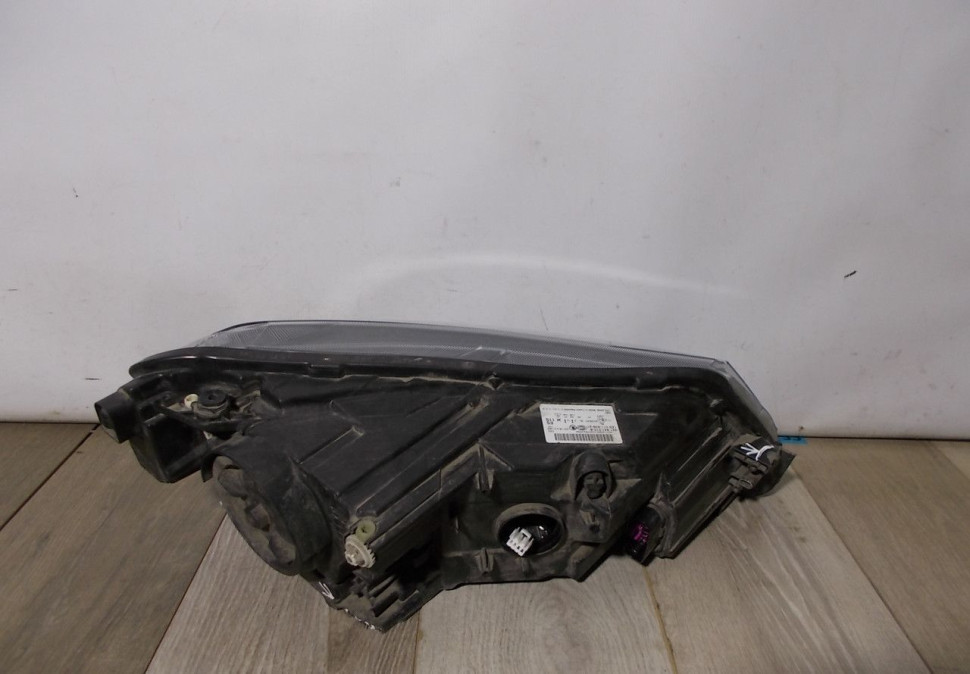 Фара ксенон левая бу Skoda Superb 3 OEM 3V1941015A Фара ксенон левая бу Skoda Superb 3 OEM 3V1941015A