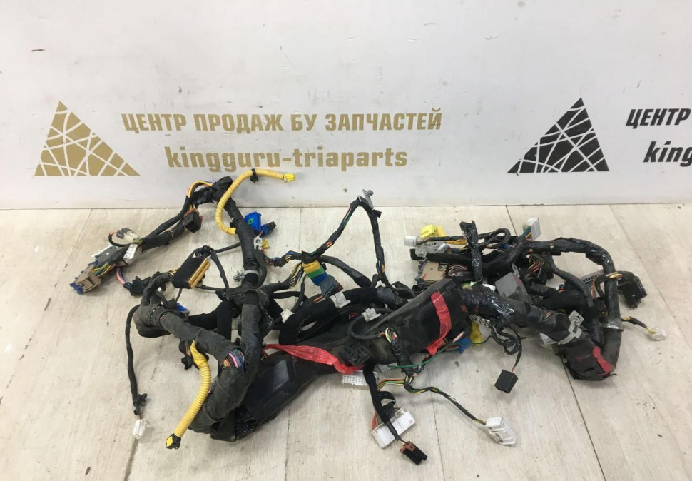 Проводка торпедо Kia Ceed 1 2006 oem 911081H300
