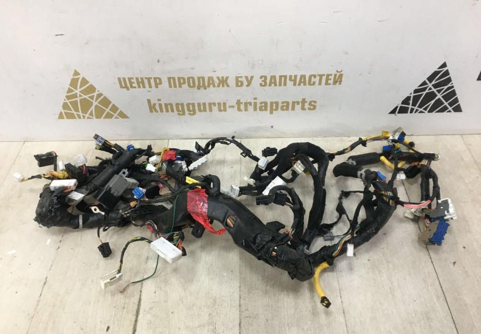 Проводка торпедо Kia Ceed 1 2006 oem 911081H300 Проводка торпедо Kia Ceed 1 2006 oem 911081H300