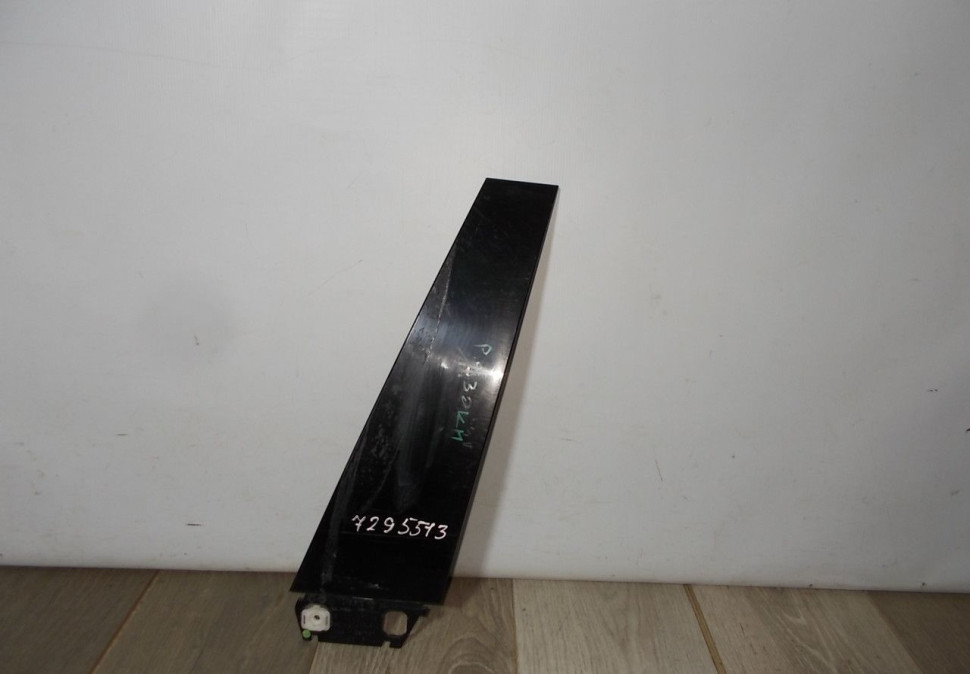 Накладка левой стойки бу BMW 3M F34 GT OEM 7295513