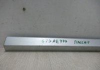 Молдинг двери передний правый Vcolkswagen Passat B7 (11-15) oem 3Af854940