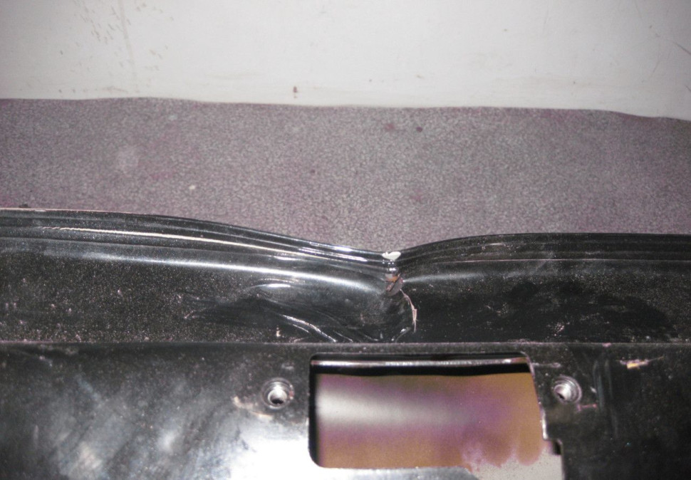 Крышка багажника Lada Vesta седан (вмятина) (скл-3) Крышка багажника Lada Vesta седан (вмятина) (скл-3)