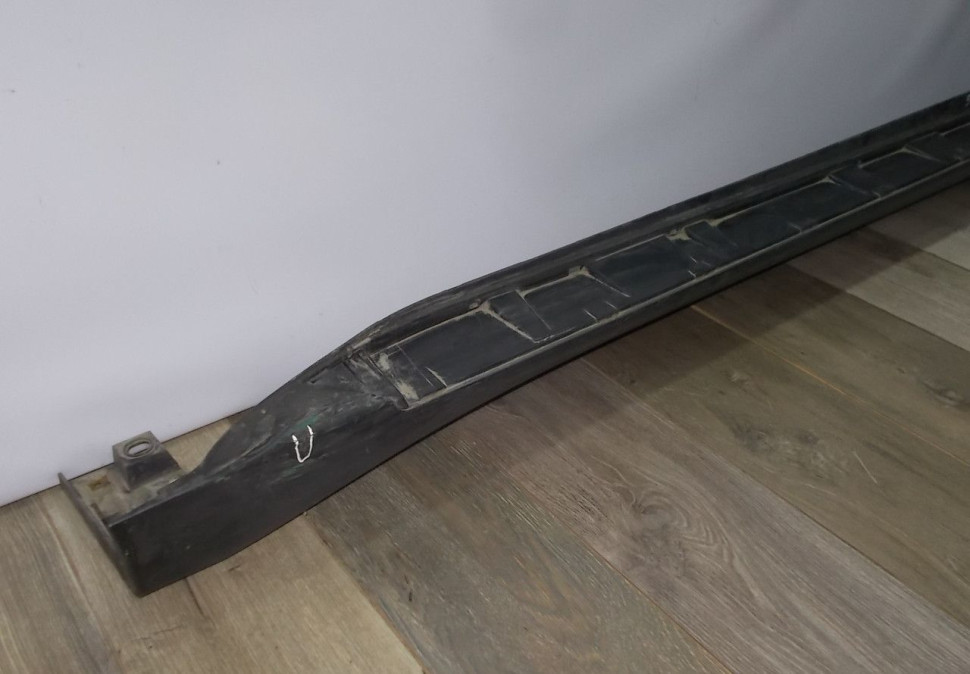 Порог правый бу BMW X6 E71 OEM 51777184420 Порог правый бу BMW X6 E71 OEM 51777184420