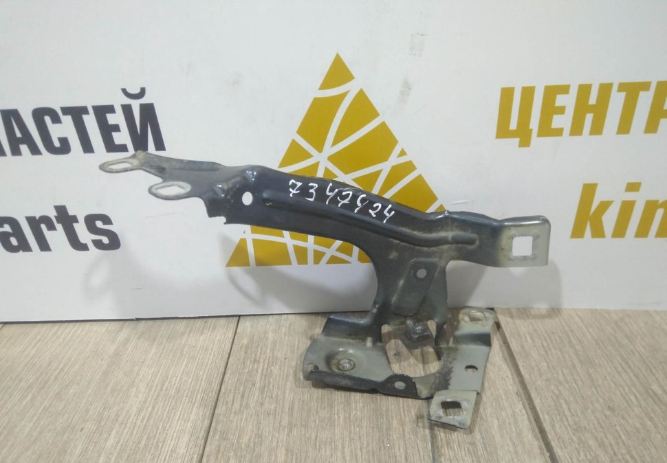 Кронштейн крыла правый бу BMW 7 G11 OEM 41357413402