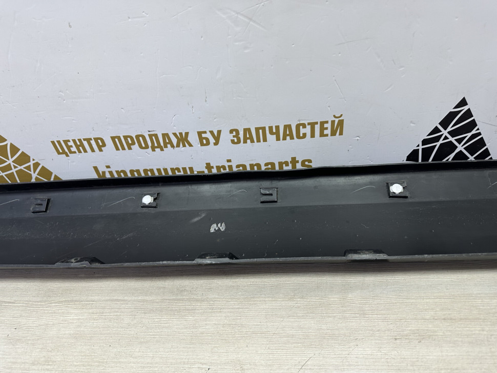 Порог правый бу Skoda Yeti OEM 5L0853856C