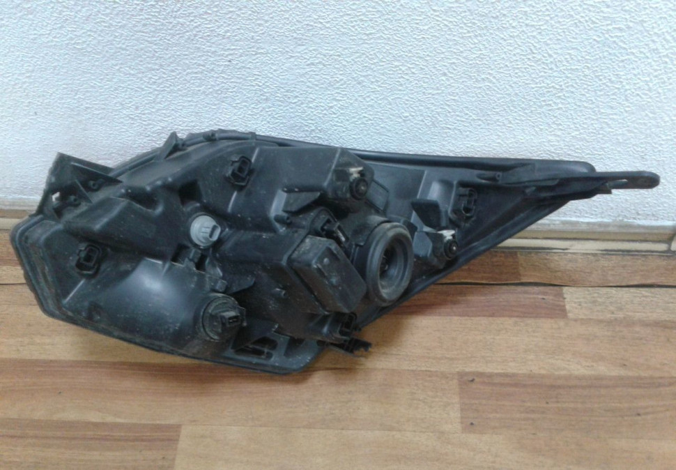 Фара правая Ravon R4 oem 52065198 (сломано 2 крепления) (скл3)