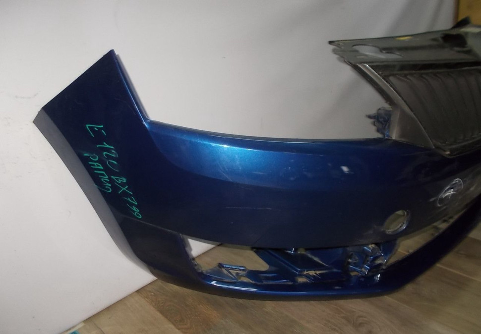 Бампер передний бу Skoda Rapid OEM 60U807221F